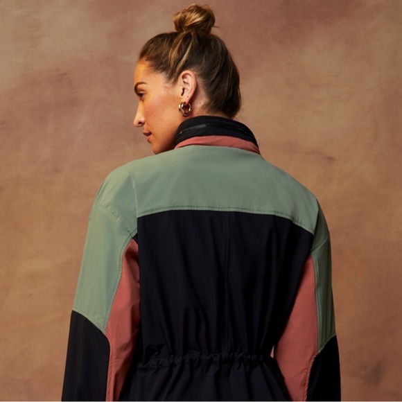 Fabletics Khloe Edit Cargo Jacket NWT Large SOLD OUT! - Picture 3 of 8